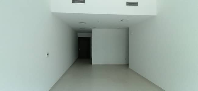 3 Bedroom Flat for Rent in Ras Al Khor, Dubai - Huge 3bhk with store room 3bathrooms balcony wardrobes in only 81k 1 parking free