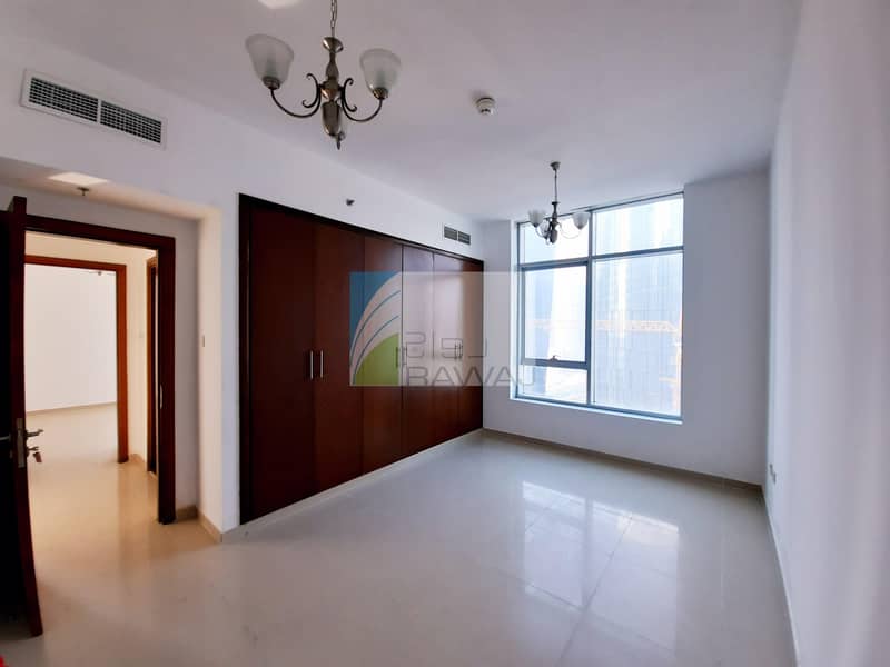 Vacant | Well maintained 2 BHK  apartment for sale in Ontario Tower