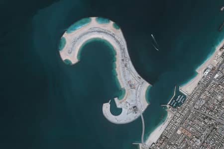 Exclusive beachfrontplot for sale - Jumeirah Bay