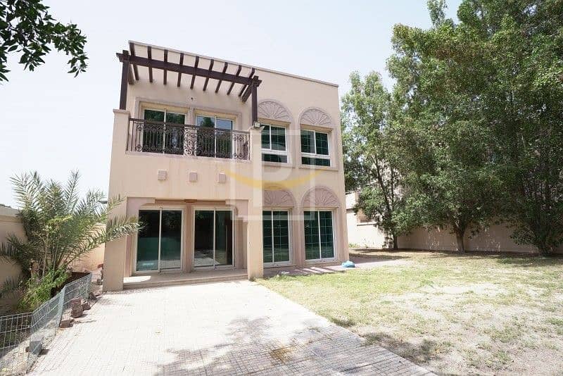 位于朱美拉三角小镇(JVT)，JVT第8区 2 卧室的别墅 3200000 AED - 6401075