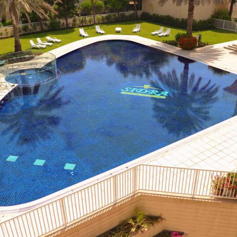 Top deal! 4 BR villa in compound huge pool and playground! walking distance from beach!