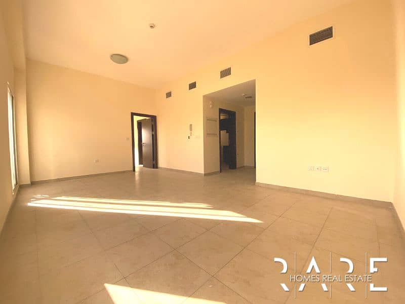 Exclusive | 1BR | Parking & Balcony Accessibility