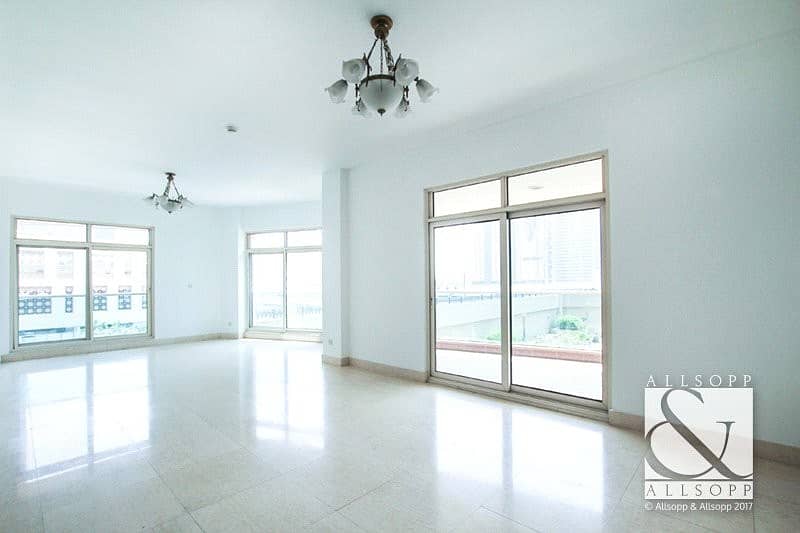 3 Bedroom | Closed Kitchen | Large Terrace