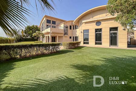6 Bedroom Villa for Sale in Palm Jumeirah, Dubai - Stunning Sea View | Private Pool | Vacant