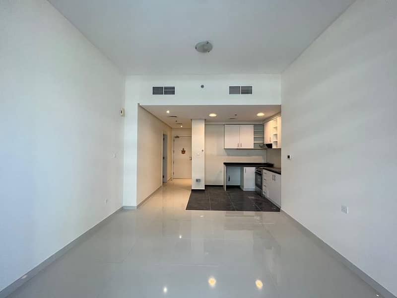 New fantastic Studio with Balcony |  Great Amenities