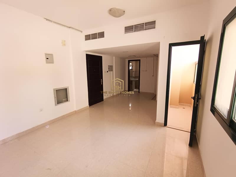 Квартира в Аль Кулайя，Бич Апартментс, 12000 AED - 6241073