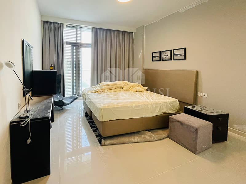 3 Bedroom | Elegant Glass | Fronted Apartment