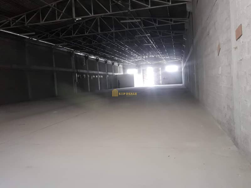 Spacious Warehouse Available for rent in Al Sajaa at 82k