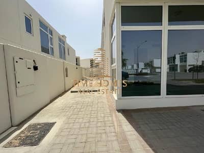 V2 Type 6 BR + Maids Huge Corner Plot For Sale