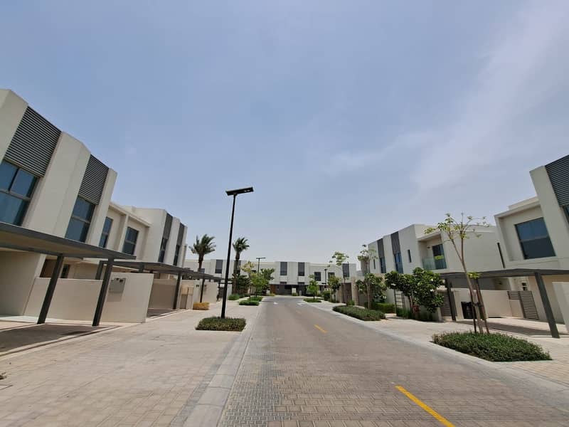 HUGE NEW TOWNHOUSE AVAILABKLE FOR RENT IN AL ZAHIA COMMPOUND