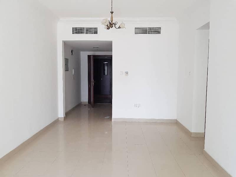1bhk 1000 sq-ft with wardrobes,balcony,facilities in al taawun area rent 38k in 4/6 cheqs