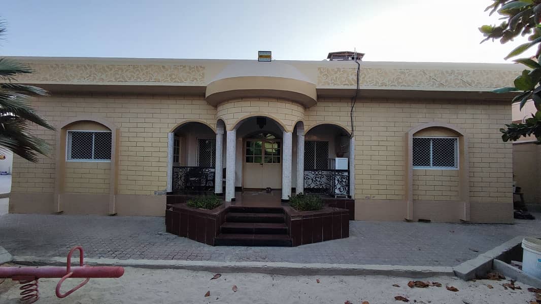 Villa  5 BK for sale in Al-Mowafjah  sharjah