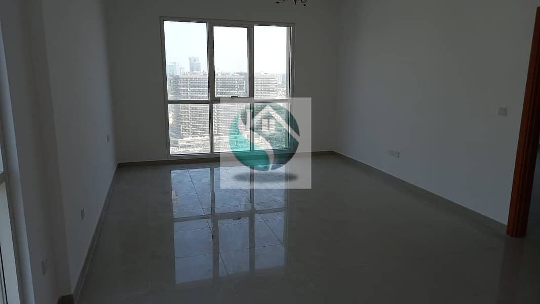 Large 1 Bed | High Floor | Clean Unit | Lakeside Tower