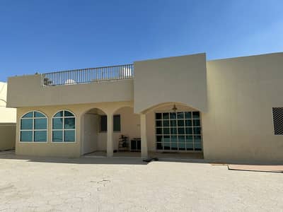 * For sale, a one-story villa in Al-Dariri, the land area is 7935 square fe