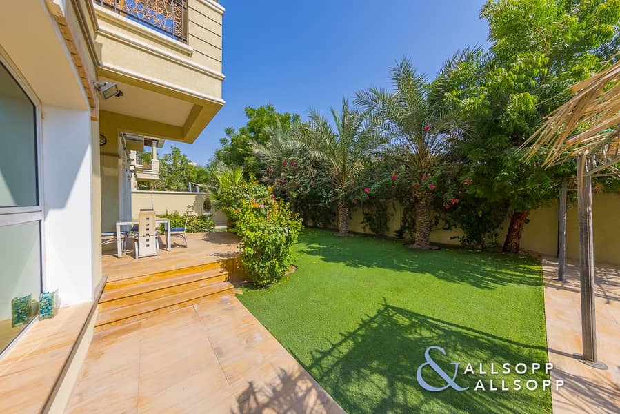 Fully Upgraded | 5 Bed | Landscaped