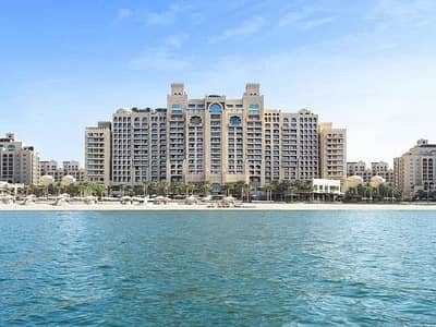 3 Bedroom Townhouse for Sale in Palm Jumeirah, Dubai - Fairmont\'s Fully Furnished TH+Pool+Beach access+AMAZING LUXURY