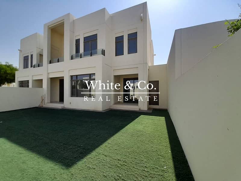 NEAR POOL + PARK | UNFURNISHED | VACANT NEAR POOL + PARK | UNFURNISHED | VACANT