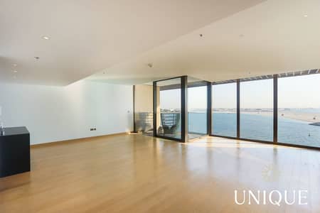 1 Bedroom Apartment for Rent in Jumeirah, Dubai - Prime Location | Amazing Sea View | Vacant