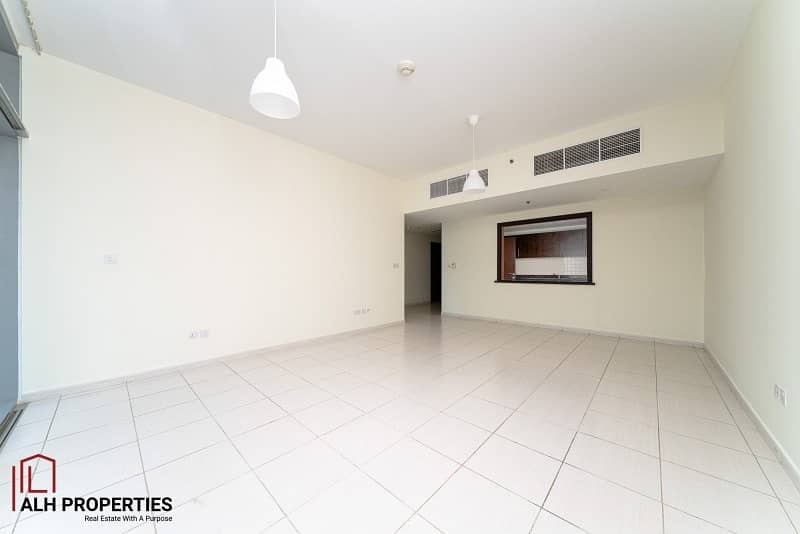 Amazing views - Vacant -Very spacious- maintained Amazing views - Vacant -Very spacious- maintained