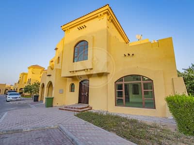 4 Bedroom Villa for Rent in Sas Al Nakhl Village, Abu Dhabi - Beautiful Garden | Roof Terrace | Bright Home