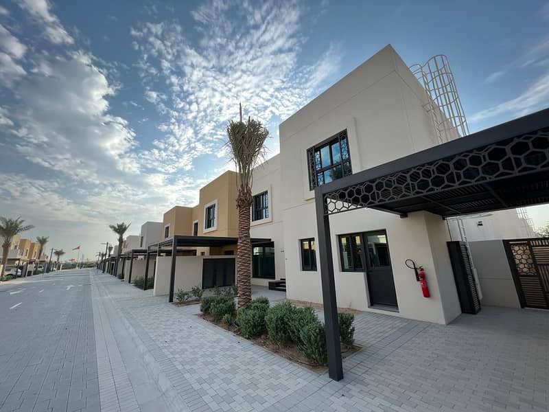 Very Close Handing Over | own your Green, Smart Stunning 4BHK Townhouse in one of its kind community in Sharjah