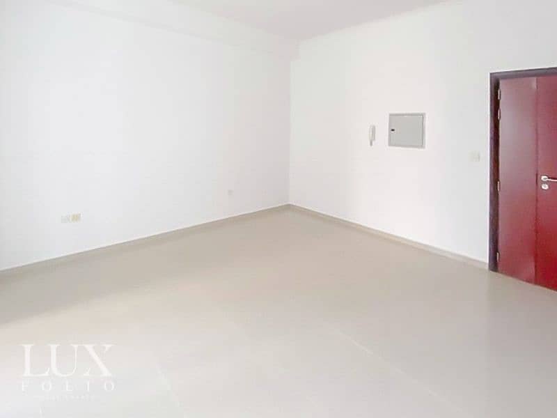 Unfurnished| Renovated| Bright Apartment