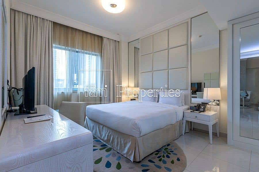 位于迪拜市中心，招牌酒店式公寓 1 卧室的公寓 135000 AED - 6572449