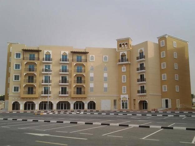 شقة في EMR-10 الحي الإماراتي المدينة العالمية 1 غرف 30000 درهم - 6403859