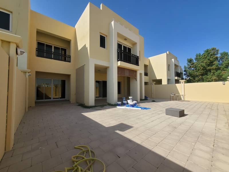 Spacious 4 master bedroom  luxury villa in compound baniyas east