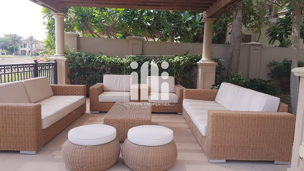 Hillarious Villa With  Private Pool and Big Garden