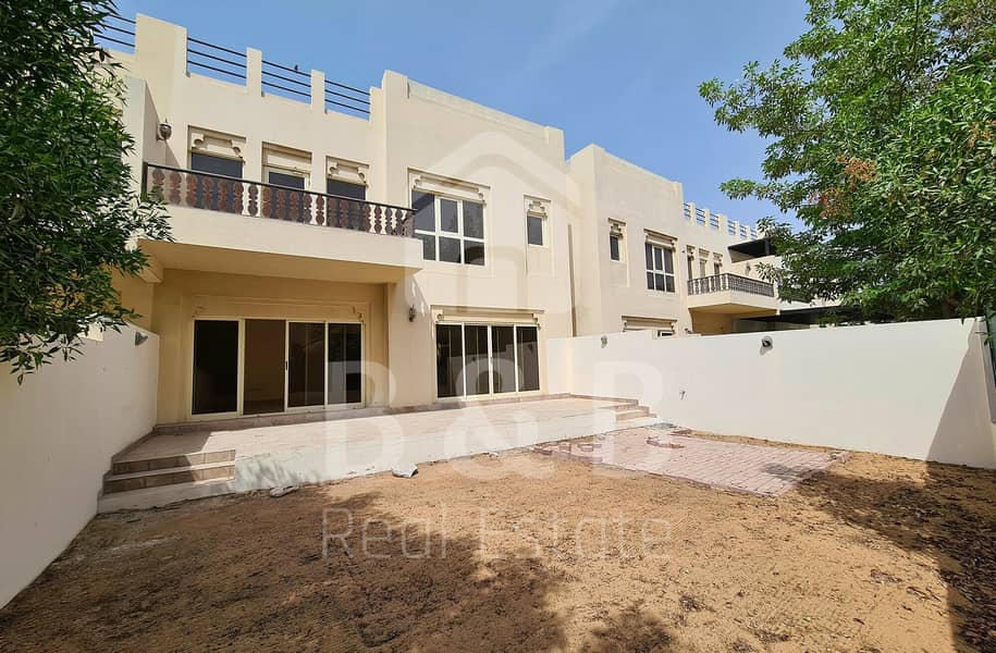 Family Home: Nicely 3 Bedroom TH Townhouse