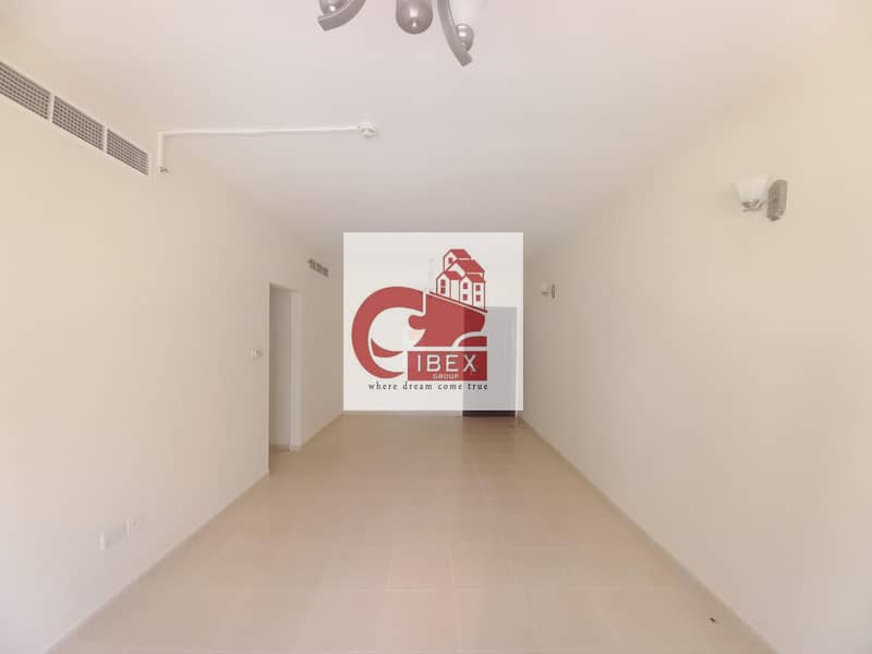 Spacious 2bhk Apartment | 12 chq  Payment | Close To Al Mulla Plaza |