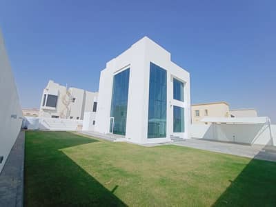 4 Bedroom Villa for Rent in Al Suyoh, Sharjah - Luxurious brand new 4bhk villa for rent. just 100k in 4 payment. Maid room +driving room+lundry room