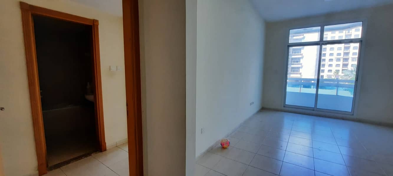 VACANT | HUGE 1BR WITH CLOSE KITCHEN | JUST 410K