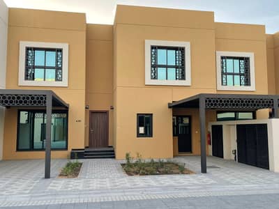 3 Bedroom Villa for Sale in Sharjah Sustainable City, Sharjah - Smart villa 3 bedrooms with a furnished kitchen and a 50% discount on water and electricity bills