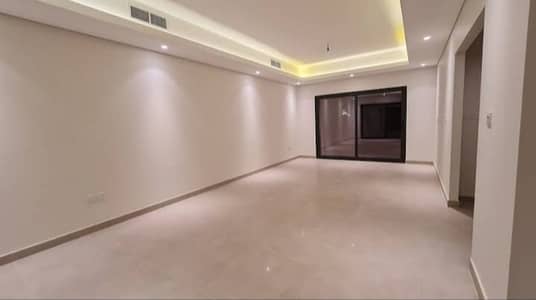 3 Bedroom Villa for Sale in Sharjah Sustainable City, Sharjah - The lowest price for a 3bedroom smart villa with a furnished kitchen and free service fees for 5 years