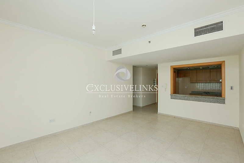Bright Unit | Near Souq | Well Maintained