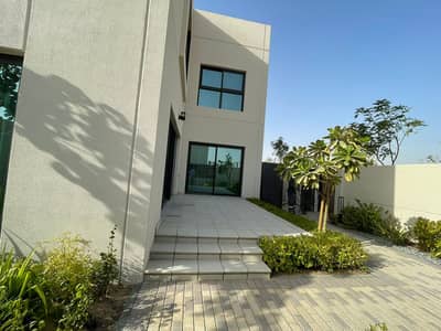 4 Bedroom Villa for Sale in Sharjah Sustainable City, Sharjah - READY VILLA 4 BED /FREE HOLD / CORNER UNIT /BIG SIZE / EQUIPPED KITCHEB / SMART VILLA