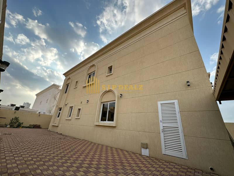 Spacious 4 Bedrooms Villa for Rent in Al Hoshi Sharjah