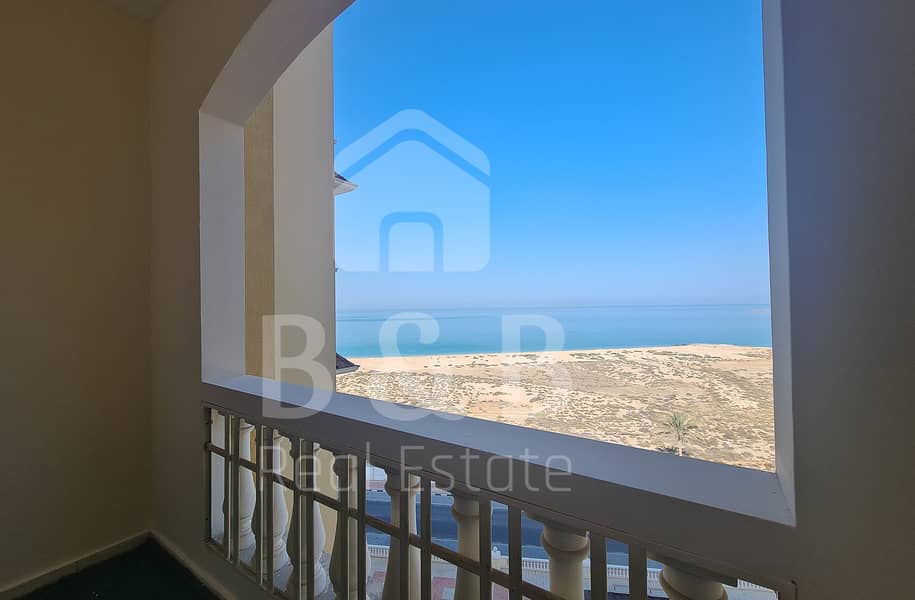 Amazing 1 Bedroom Apartment with Sea View