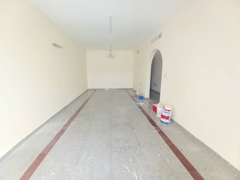 HUGE APARTMENT 1BHK 1 MONTH FREE WITH BALCONY OPEN VIEW 2 WASHROOMS CLOSE TO ZULEKHA HOSPITAL