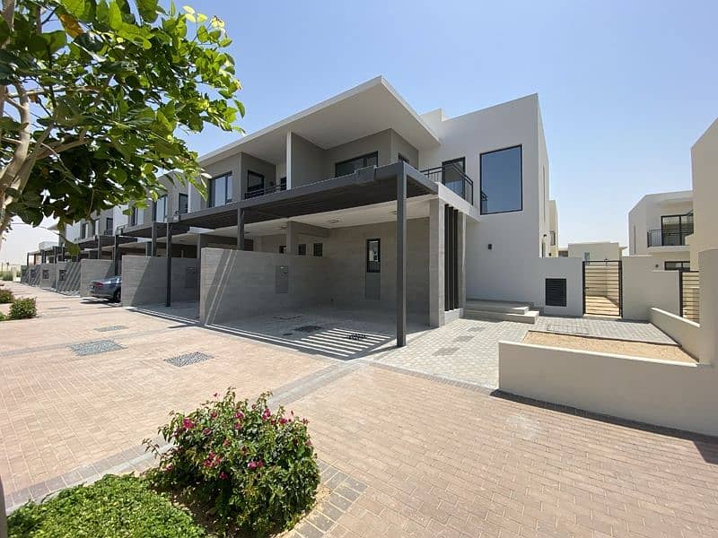 End unit|Brand new|4 Bed|Close to pool and Gym