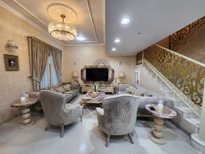 3 Bedroom Villa for Sale in Dubailand, Dubai - BEAUTIFUL UPGRADED | SINGLE ROW | PHASE - 2 | NEW WORLD STYLE