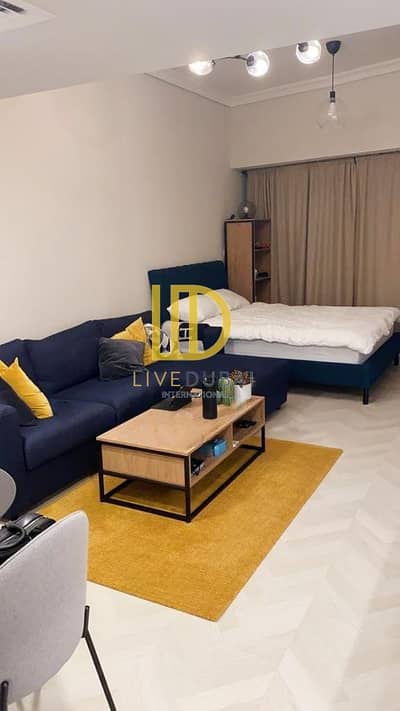Cozy Apartment | Right in front of Metro Station | Amazing Location