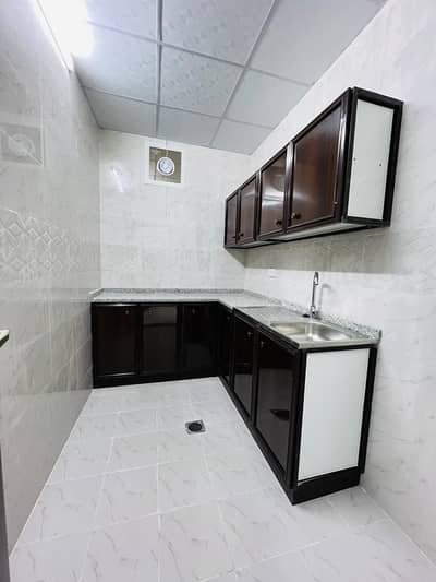 فلیٹ 1 غرفة نوم للايجار في الشوامخ، أبوظبي - شقة في الشوامخ 1 غرف 30000 درهم - 6586117