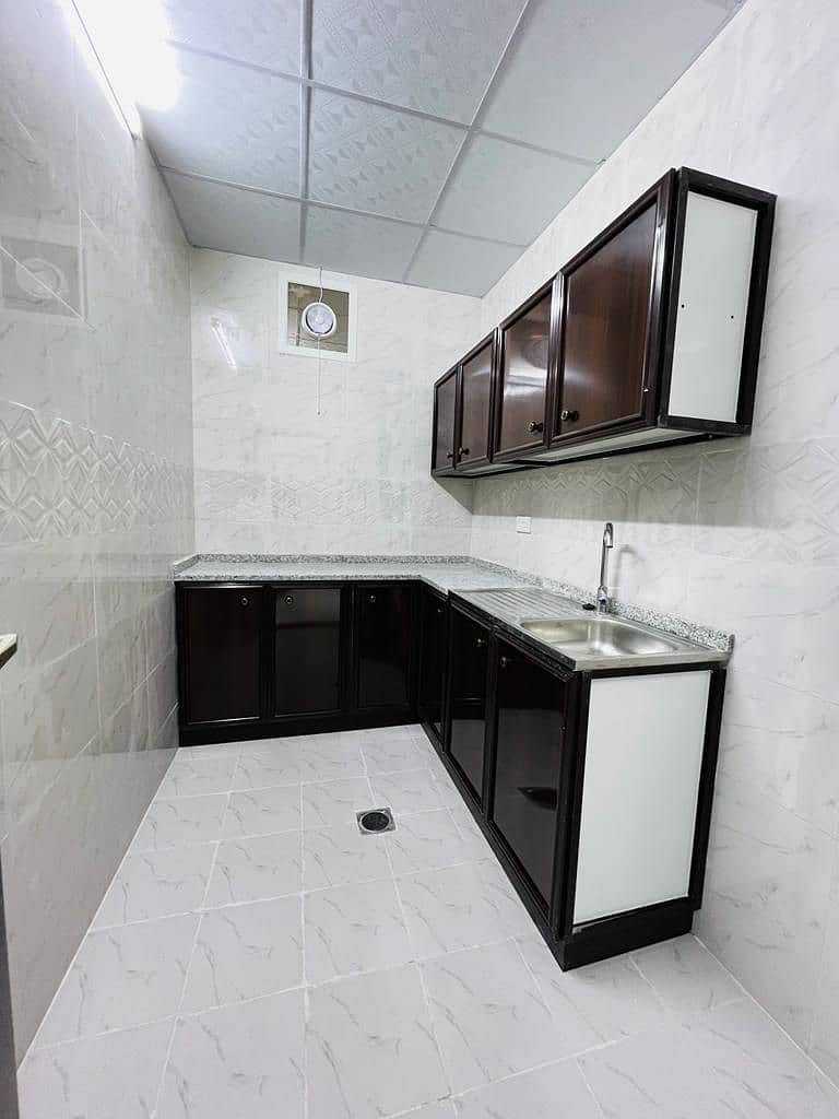 Квартира в Аль Шавамех, 1 спальня, 30000 AED - 6586117