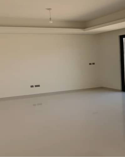 Deal Of The Day | Rare Unit | RHM | Ready to Move In