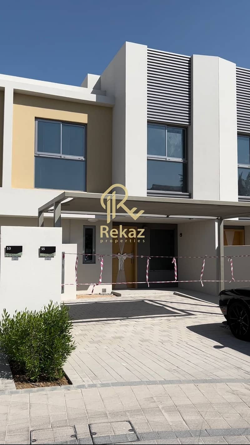 3 BR Townhouse Villa for Rent in Al Zahia