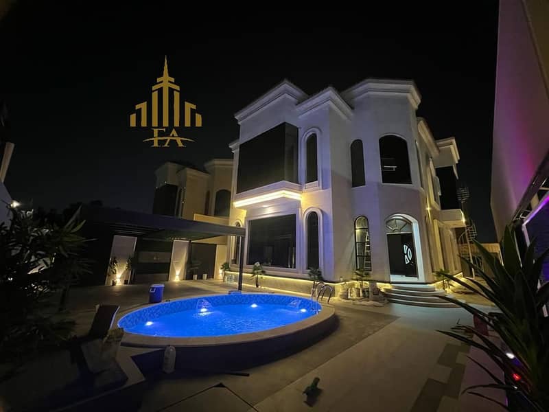 Villa with swimming pool for sale with water, electricity and central air c