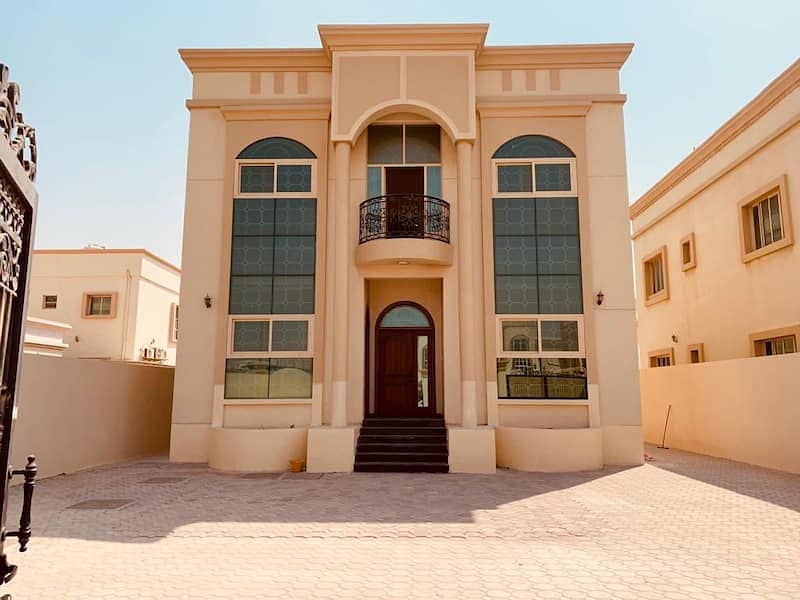 5 bedroom villa is available for rent